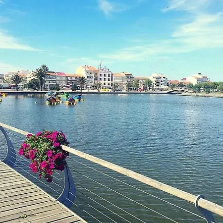 A Beira Lago - Casa De Ferias Holiday home *